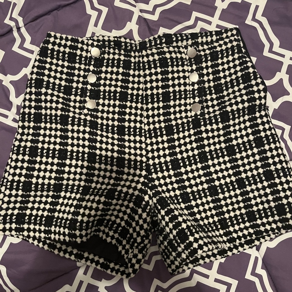 Sexy Black and White Plaid Shiny Short for Women